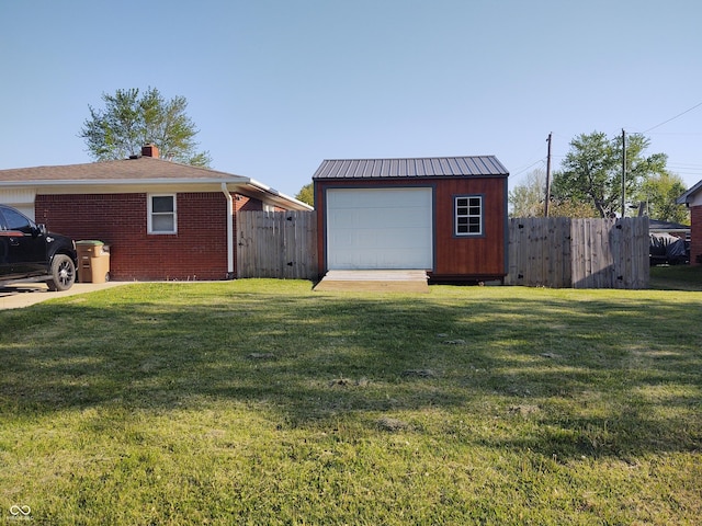 2630 Wedgewood Dr, Columbus, IN 47203 - view of yard with fence and an outbuilding