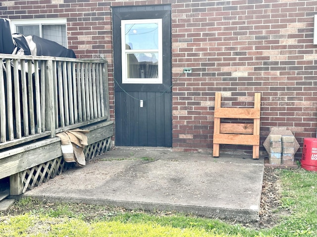 812 W Walnut Dr, Rockville, IN 47872 - property entrance featuring brick siding