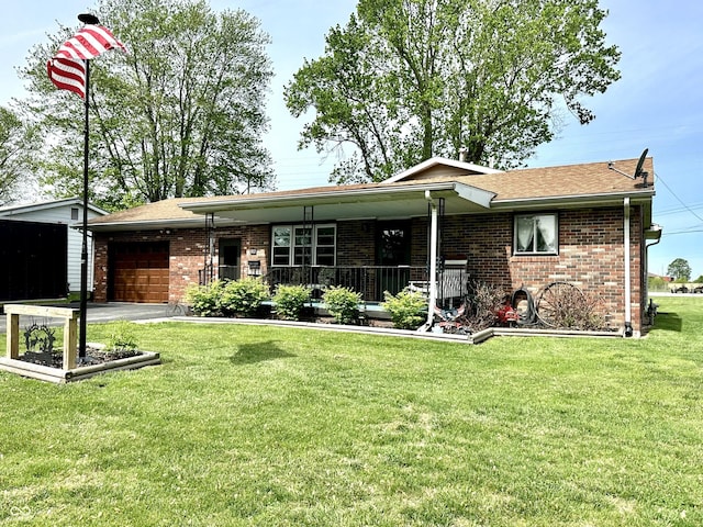812 W Walnut Dr, Rockville, IN 47872 - ranch-style home featuring roof with shingles, an attached garage, a front lawn, brick siding, and a porch