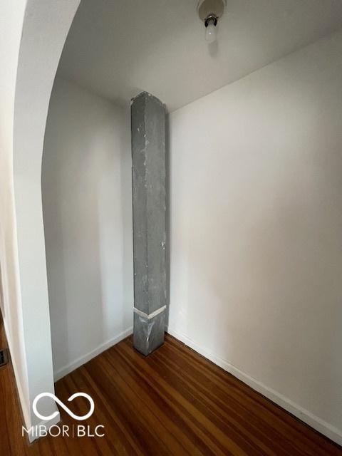 302 E Main St, Greenfield, IN 46140 - detailed view of arched walkways and wood finished floors