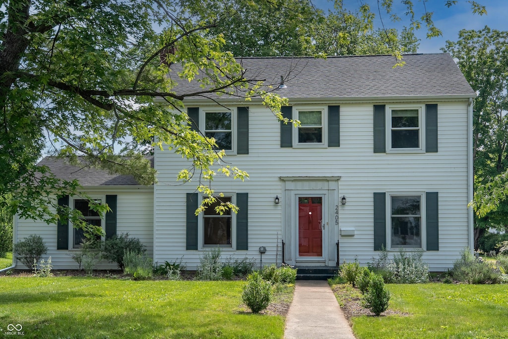 2405 Sycamore St, Columbus, IN 47201 - photo 1