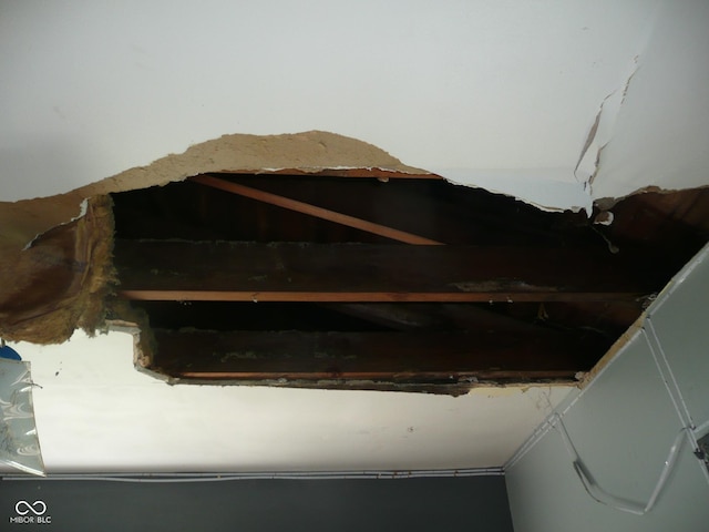215 W N G St, Gas City, IN 46933 - view of room details