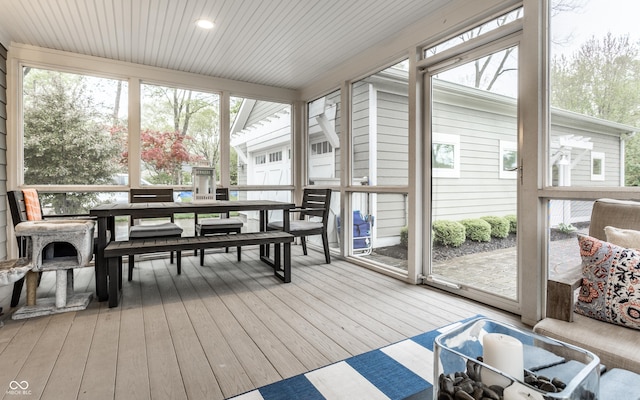 440 E 82nd St, Indianapolis, IN 46240 - sunroom / solarium with outdoor dining area