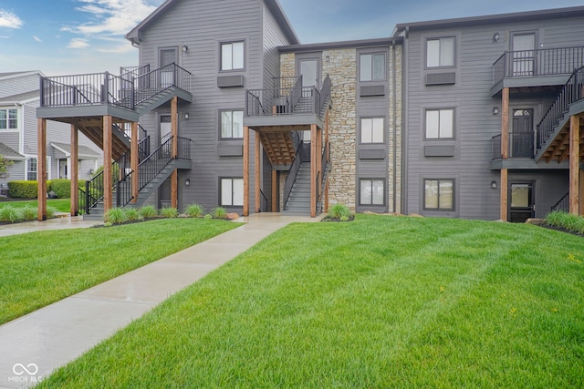 102 Clarendon Dr Unit 506, Noblesville, IN 46062 - view of property featuring stairs