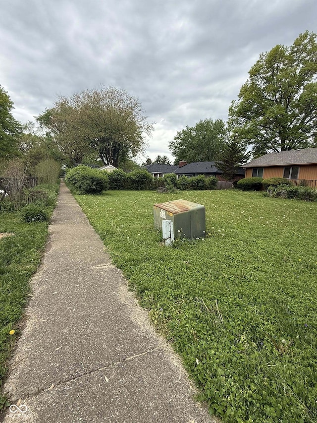 645 Boulder Rd, Indianapolis, IN 46217 - exterior space with a lawn