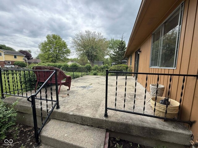 645 Boulder Rd, Indianapolis, IN 46217 - view of patio / terrace