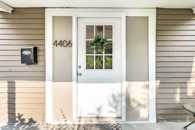 4406 Carrollton Ave, Indianapolis, IN 46205 - view of exterior entry