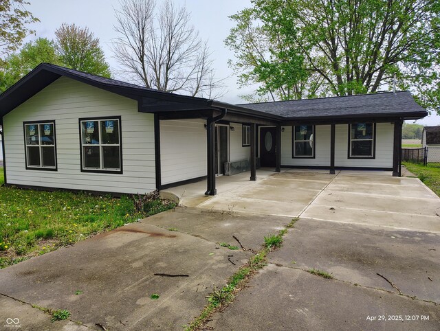 804 S Albany St, Selma, IN 47383 - single story home featuring fence, a porch, and driveway