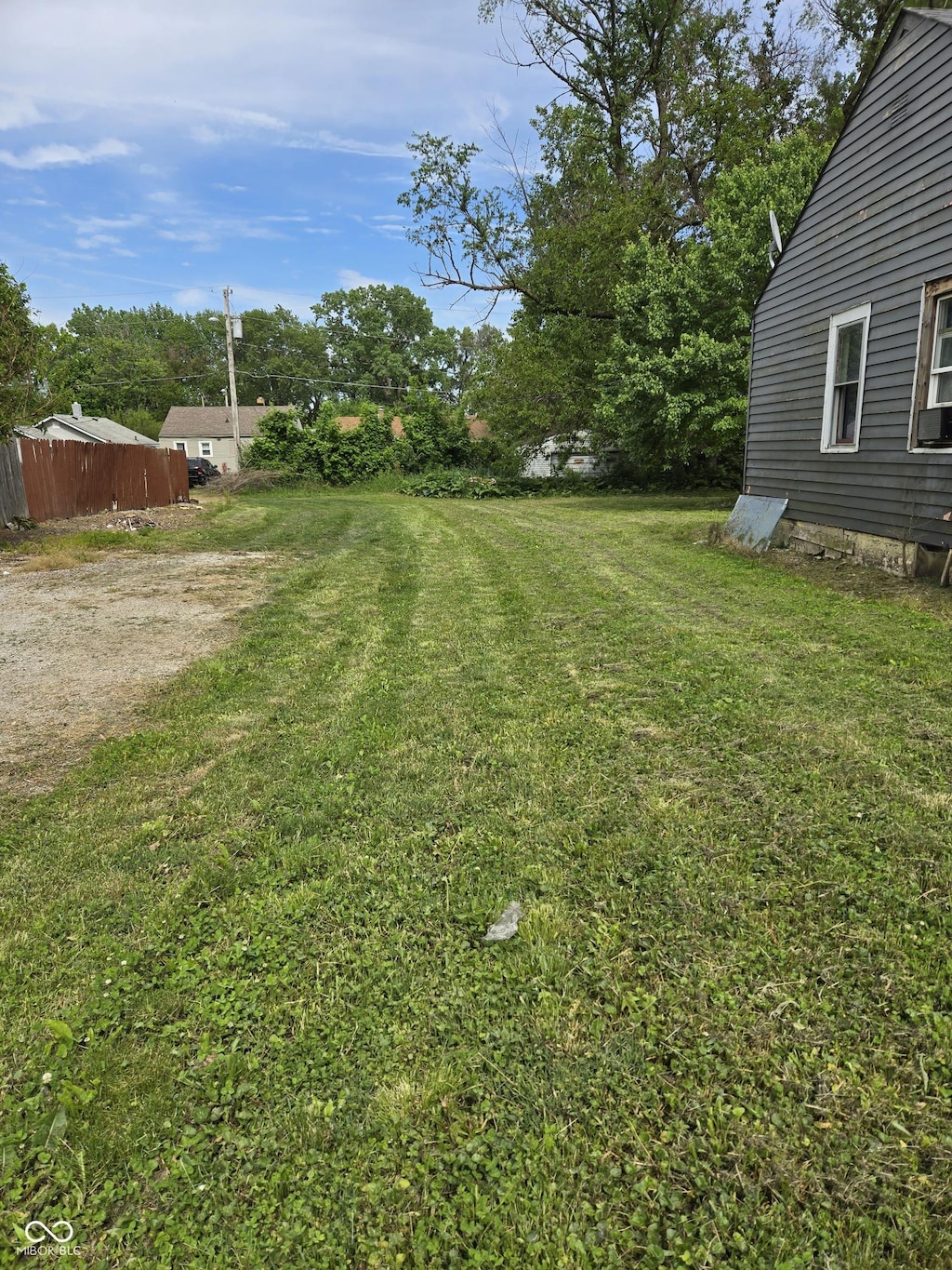 1818 Dewey St, Anderson, IN 46016