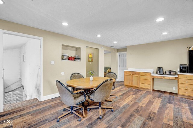 5780 S County Road 625 W, Reelsville, IN 46171 - dining room with baseboards, a textured ceiling, recessed lighting, and wood finished floors