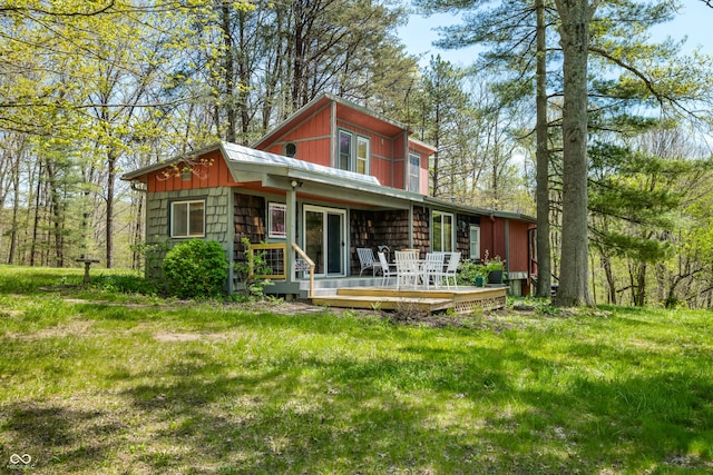 2513 Grandma Barnes Rd, Nashville, IN 47448 - back of property featuring a yard and a deck