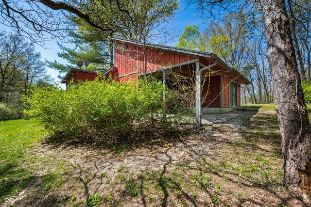 2513 Grandma Barnes Rd, Nashville, IN 47448 - view of side of property featuring an outbuilding and a barn