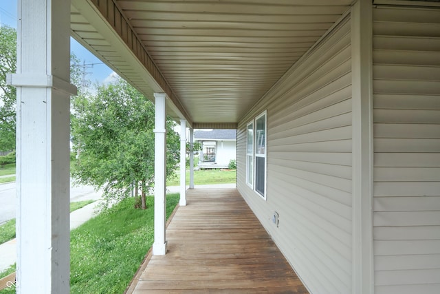 625 Maple St, Columbus, IN 47201 - view of wooden porch
