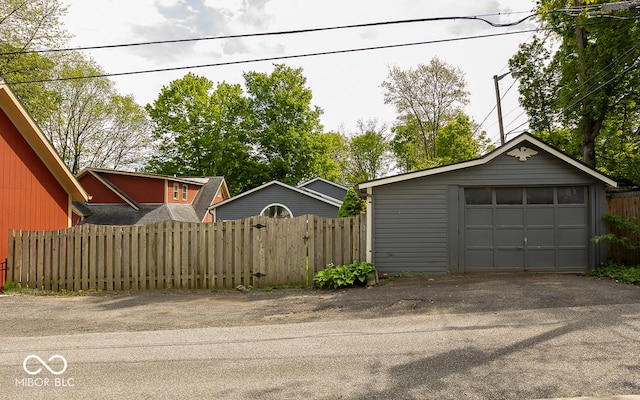 440 Linden St, Zionsville, IN 46077 - photo 31