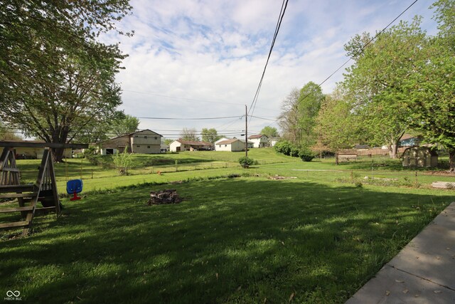 5041 Norcroft Dr, Indianapolis, IN 46221 - view of yard featuring fence