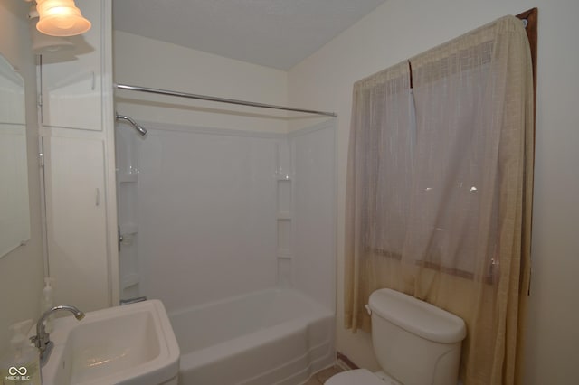 6051 Lowell Ave, Indianapolis, IN 46219 - full bath with a sink and shower / tub combination