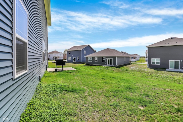 view of yard with a residential view
