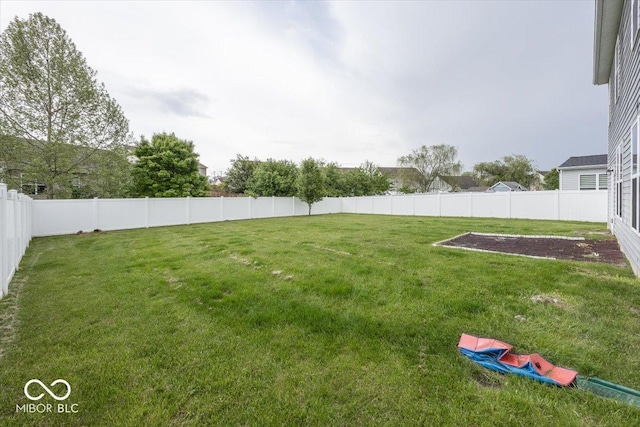 2006 Creek Bank Dr, Columbus, IN 47201 - view of yard