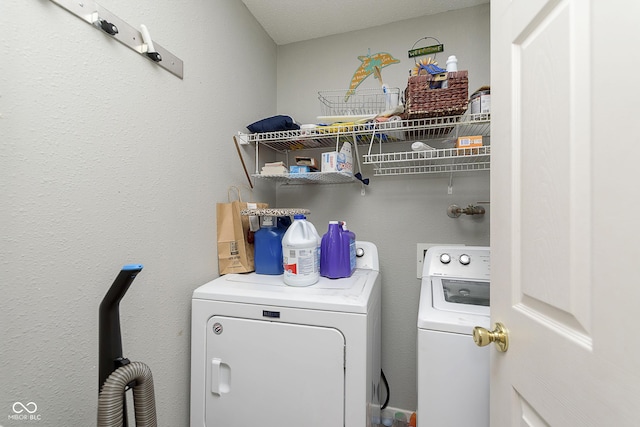 5646 Skipping Stone Dr, Indianapolis, IN 46237 - washroom featuring washing machine and dryer