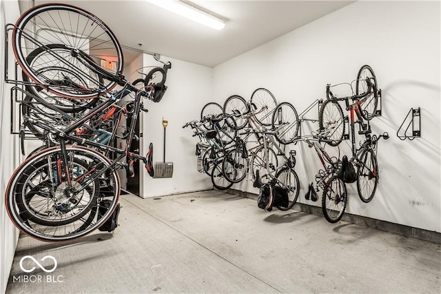 622 E 10th St Unit 212, Indianapolis, IN 46202 - garage featuring bike storage