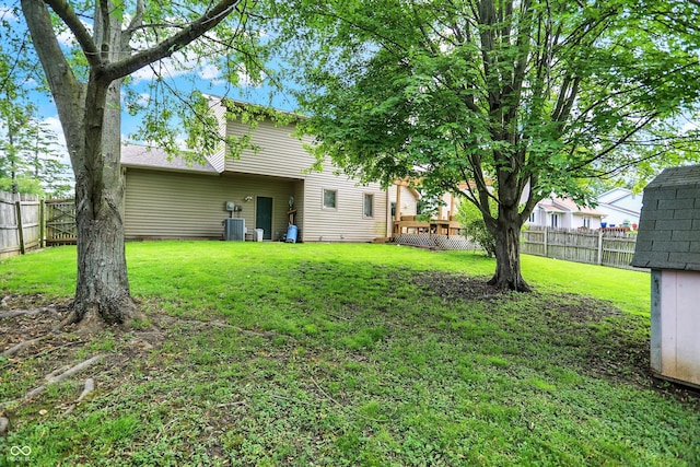 11620 E 75th St, Indianapolis, IN 46236 - view of yard featuring cooling unit