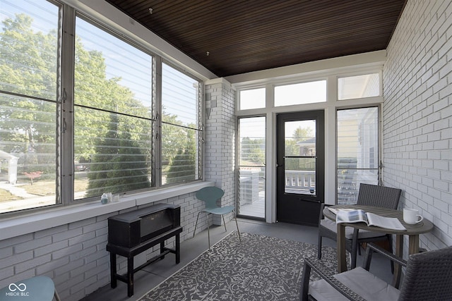 825 Iowa St, Indianapolis, IN 46203 - view of sunroom