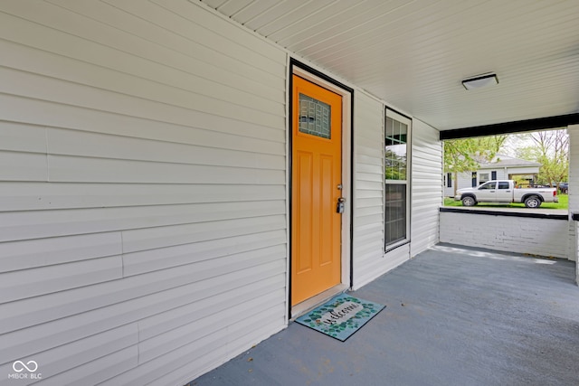 555 S Auburn St, Indianapolis, IN 46241 - doorway to property featuring a porch