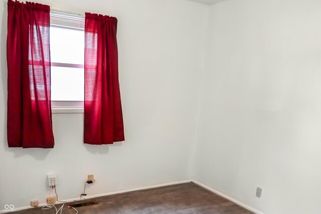 1020 E Sixth St, Greenfield, IN 46140 - carpeted spare room with baseboards