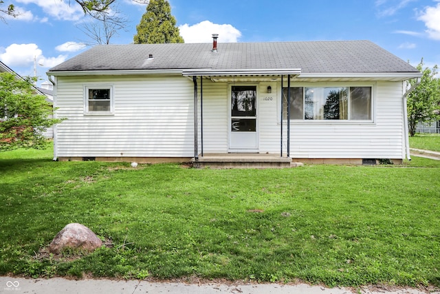 1020 E Sixth St, Greenfield, IN 46140 - single story home with a front yard and roof with shingles