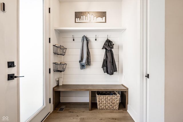544 N Beville Ave, Indianapolis, IN 46201 - mudroom with wood finished floors
