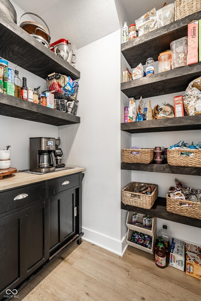 544 N Beville Ave, Indianapolis, IN 46201 - view of pantry