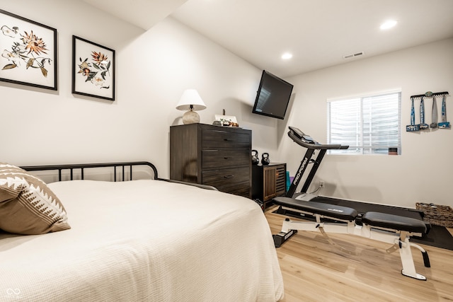 544 N Beville Ave, Indianapolis, IN 46201 - bedroom with light wood-style flooring and recessed lighting