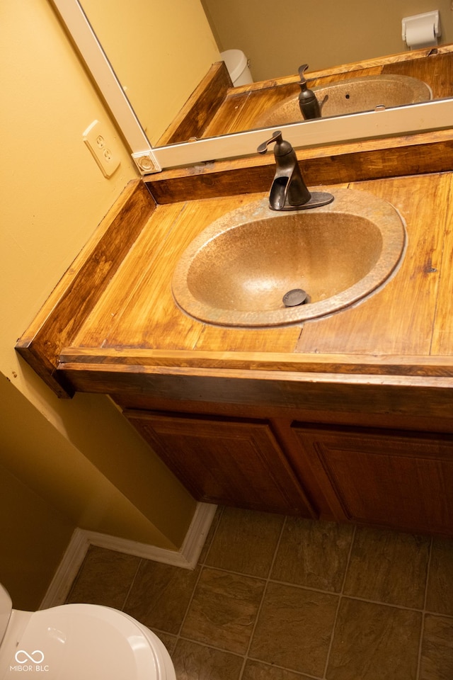 8912 Hosta Way, Indianapolis, IN 46113 - bathroom with toilet and vanity