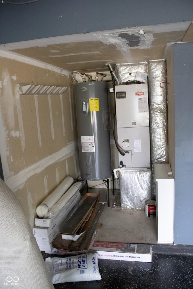 8912 Hosta Way, Indianapolis, IN 46113 - utilities featuring water heater