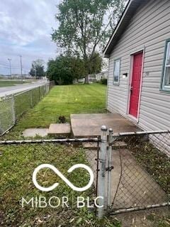 1710 S Birch St, Muncie, IN 47302 - view of yard with a gate and fence