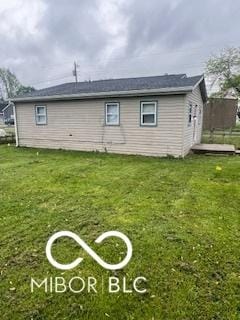 1710 S Birch St, Muncie, IN 47302 - rear view of property with a yard