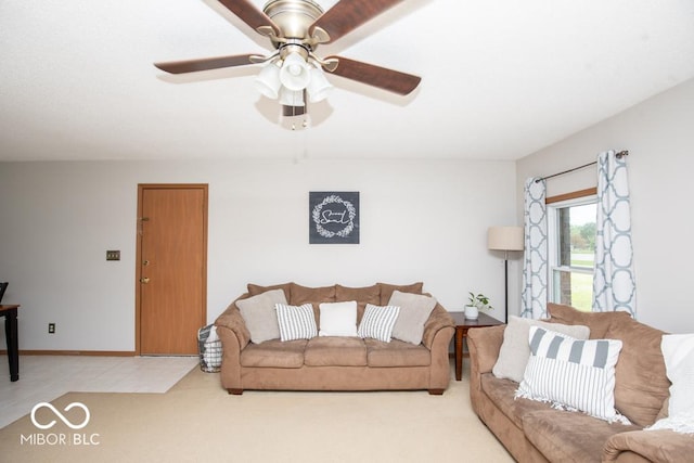 5340 N State Highway 7, North Vernon, IN 47265 - living room with a ceiling fan