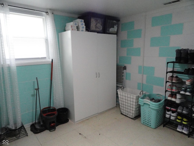 3426 Ireland Dr, Indianapolis, IN 46235 - interior space with visible vents