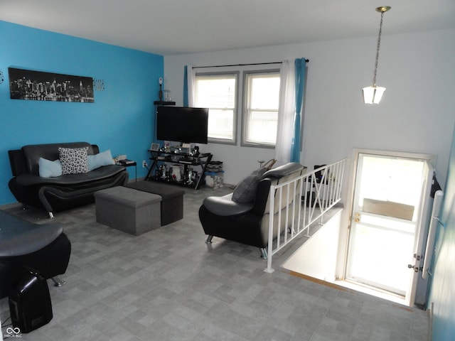 3426 Ireland Dr, Indianapolis, IN 46235 - view of living room