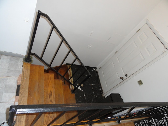 3426 Ireland Dr, Indianapolis, IN 46235 - view of staircase
