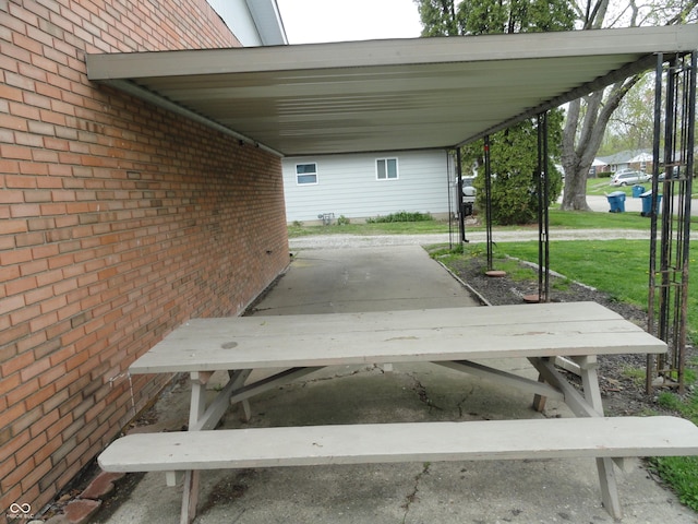 3426 Ireland Dr, Indianapolis, IN 46235 - view of patio