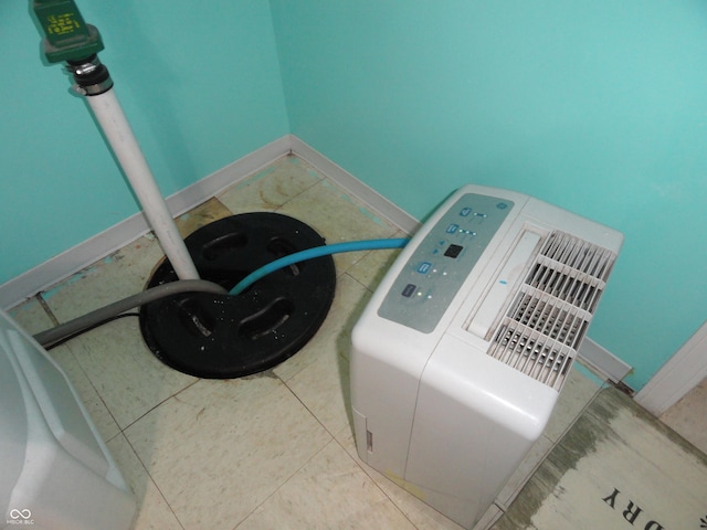 3426 Ireland Dr, Indianapolis, IN 46235 - room details featuring baseboards