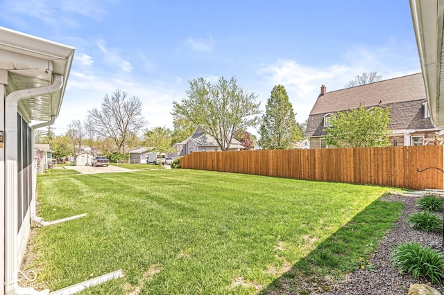 315 W High St, Pendleton, IN 46064 - view of yard featuring a residential view
