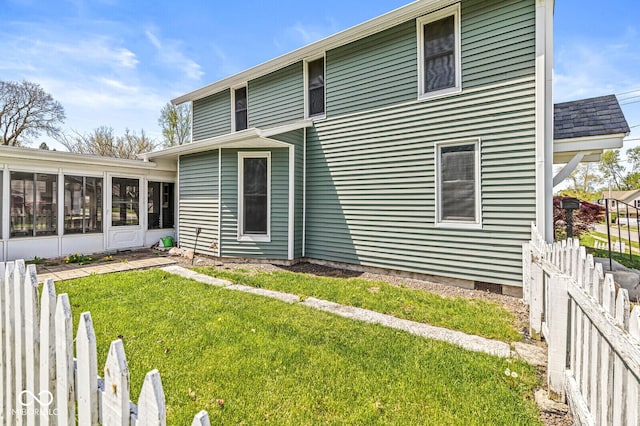 315 W High St, Pendleton, IN 46064 - back of property featuring a sunroom
