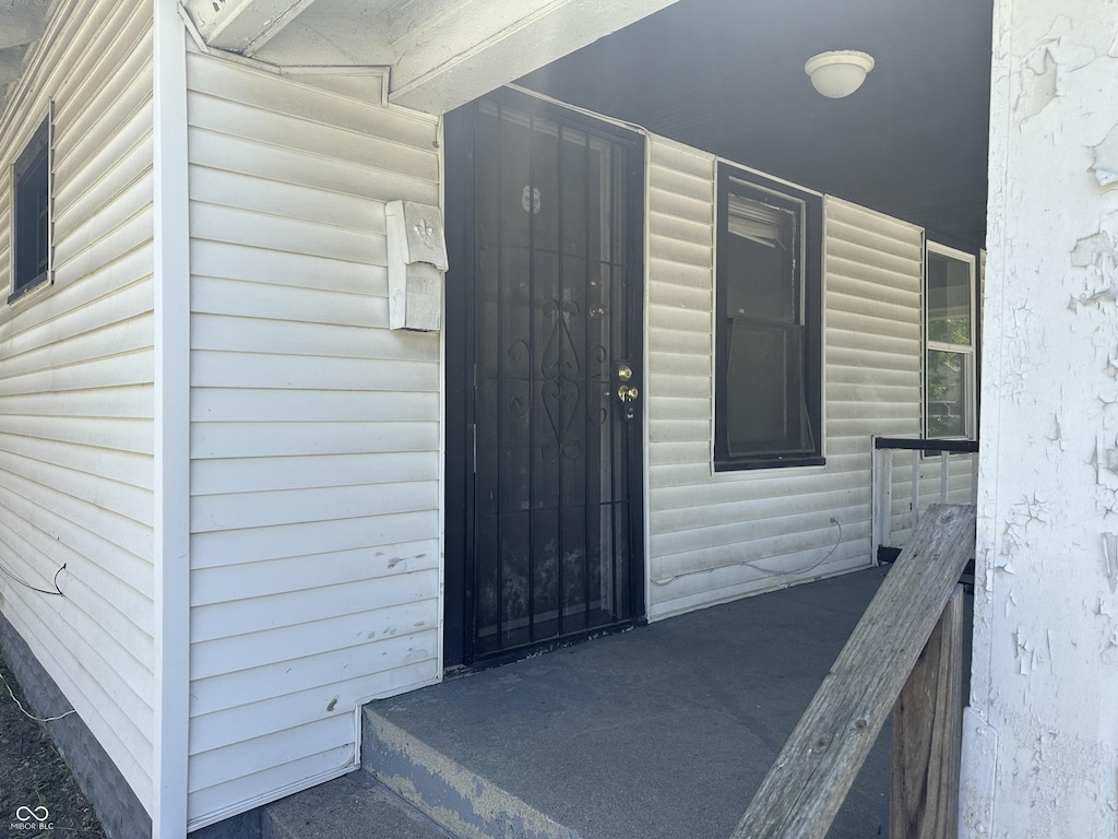 1513 N Kealing Ave, Indianapolis, IN 46201 - entrance to property featuring covered porch