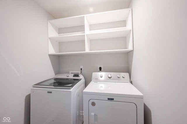 2628 Lamar Dr, Whitestown, IN 46075 - laundry room with washer and dryer