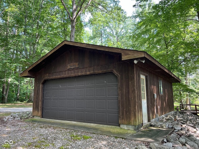 view of detached garage