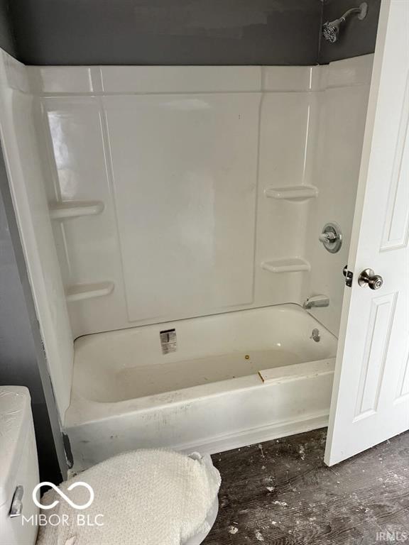 full bath with shower / washtub combination
