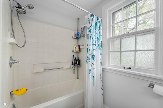 155 N Franklin Rd, Indianapolis, IN 46219 - full bathroom with shower / bath combination with curtain