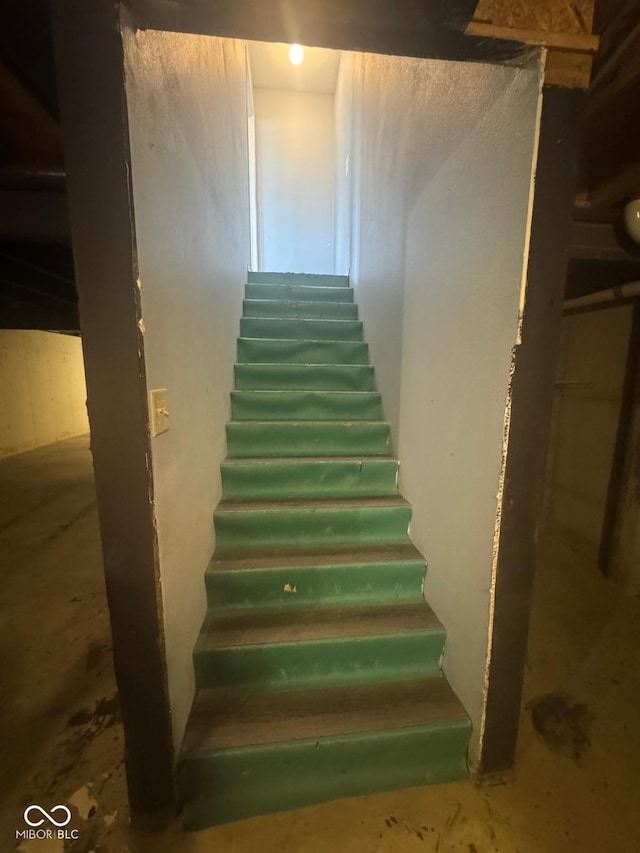 317 Legacy Blvd, Greenwood, IN 46143 - view of stairs